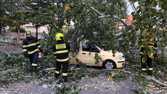 Rozfúka sa víchrica, platí varovanie, teploty poklesnú. Počasie sa dnes zmení