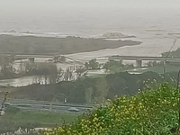 Katastrofa v Taliansku: Zrútil sa dôležitý most a extrémna vlna teraz pustoší pobrežie