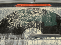 Na Slovensko sa valí masa saharského prachu. Autá aj okná čaká špinavý „krvavý“ dážď