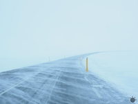 Na severe začína snežiť. Sneh bude padať do rána.