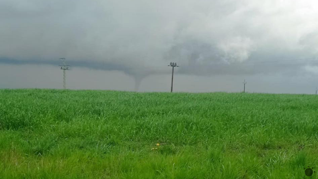 Tornádo alebo len tromba? V Česku sa vyskytli búrky, ktoré vyprodukovali aj vír
