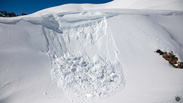 Chystáte sa do hôr? Lavíny sú ešte stále aktívnym nebezpečenstvom