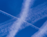 „Zasa na nás sypú chemtrails“. Ľudia znovu konšpirujú. Čo je za „čiarami“ na oblohe?
