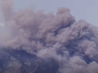 Obrovská erupcia sopky Mayon: Čierny popol pokryl až 50 obcí, hrozí ďalší výbuch