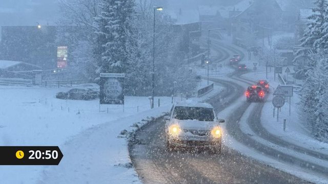 FOTO: Nielen zrážky, ale na hory sa vracia zima. Sneh pokrýva oblasti od výšky 900 metrov a napadne 60 cm snehu