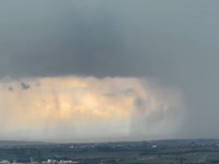 VIDEO: Prúdy vody sa už hrnú k zemi. Dážď bude teraz výdatnejší