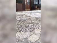 VIDEO: Búrky na Slovensku sprevádza aj krupobitie