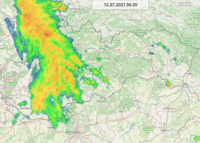 Poloha zrážok v pondelok o 6.20 h. Zdroj: iRadar