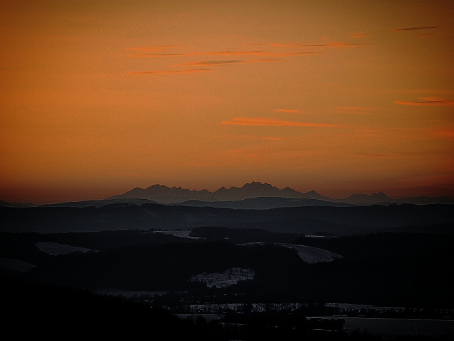 Tatry z cesty medzi Sninou a Zemplínskymi Hámrami, zdroj: Patrik Bončík